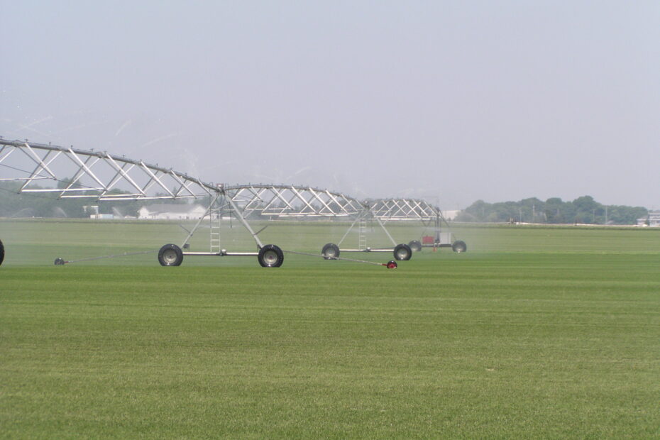 Pivot irrigation system